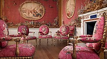 Armchair (one of a set of six), John Mayhew (British, 1736–1811), Gilded fruitwood; wool and silk (22-24 warps per inch, 9-10 per centimeter), British and French