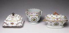 Jardinière (part of a service), Hard-paste porcelain, Chinese, for Portuguese market