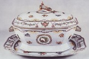 Deep platter (part of a service), Hard-paste porcelain, Chinese, for Portuguese market