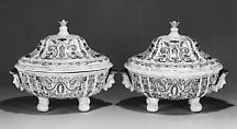 Tureen (one of a pair), Hard-paste porcelain, Chinese, for Continental European, probably Portuguese, market