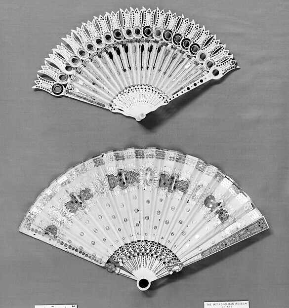 Lorgnette Fan with Love's Arrows motif