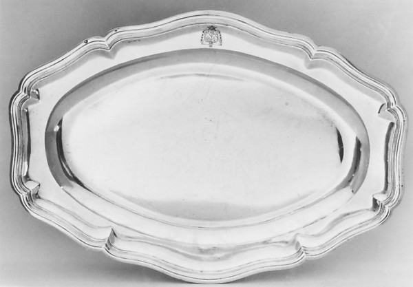 Oval dish — Antoine Théry