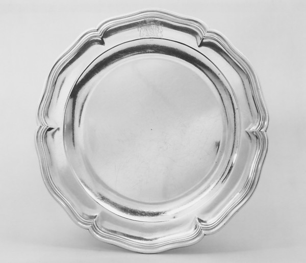 Plate with the arms of marquis Gaspard de Gueidan (1688–1767) by Honoré Burel, The Metropolitan Museum of Art