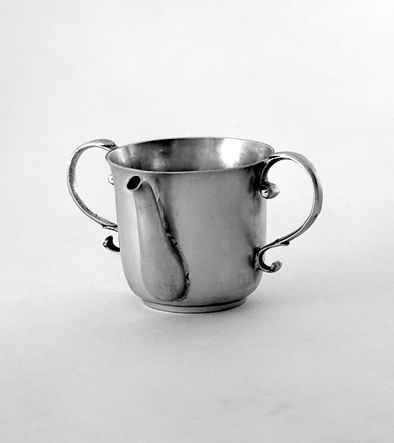 Feeding cup