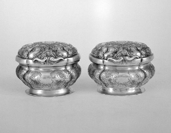 Small oval box with cover (one of a pair)