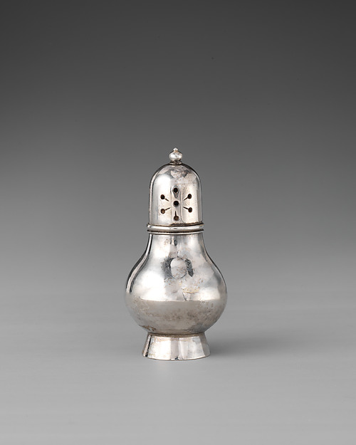 Miniature caster with cover