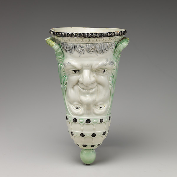 Stirrup cup