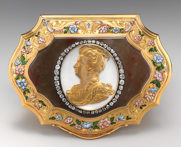 Snuffbox with portrait of Queen Anne (1665-1714) by an unrecorded maker, The Metropolitan Museum of Art