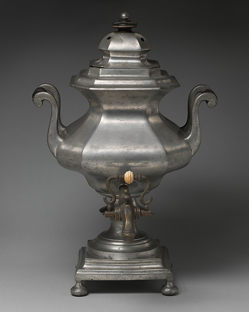 Tea urn