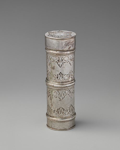 Miniature nutmeg grater