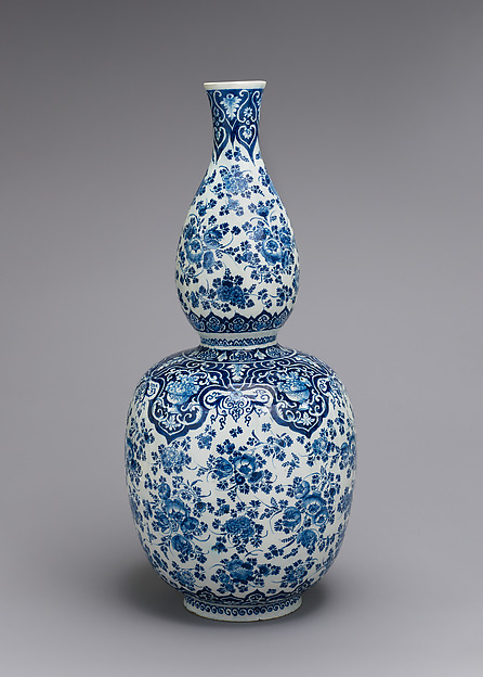 Double-gourd vase (one of a pair, part of a garniture)