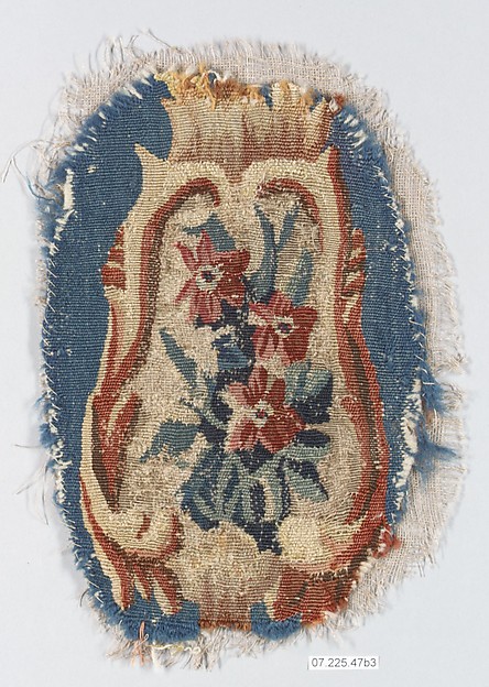 Rocaille cartouche with flowers