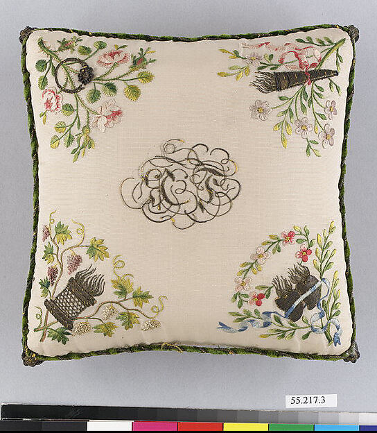 Wedding ring cushion