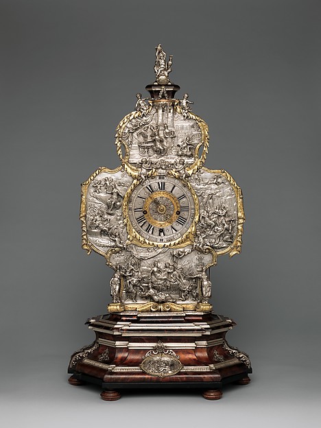 Mantel clock with alarm
