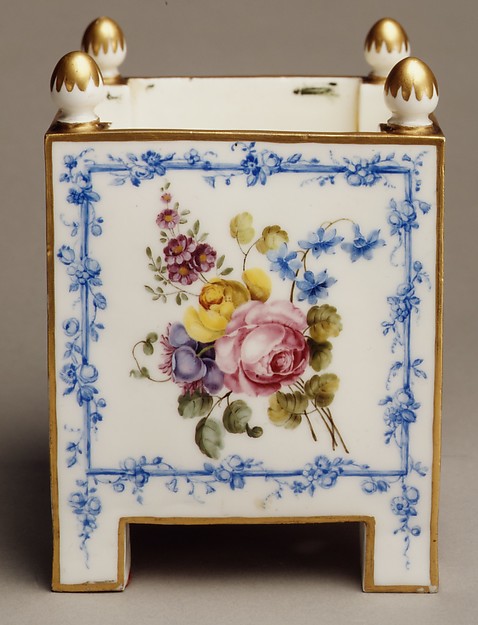 Pair of flower pots (caisses carrés)