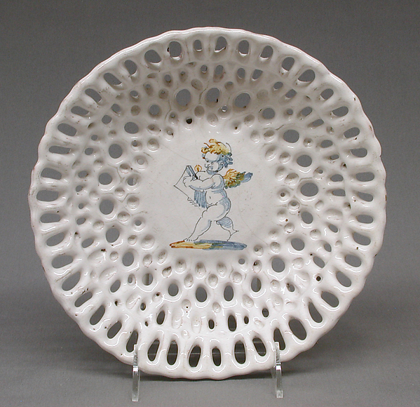 Footed dish