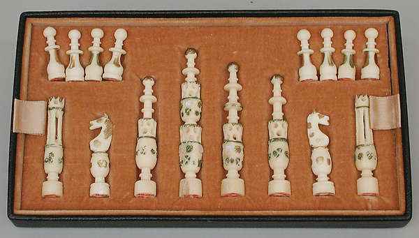 Chessmen (32) and box