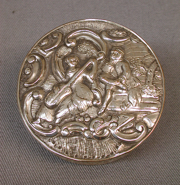 Snuffbox