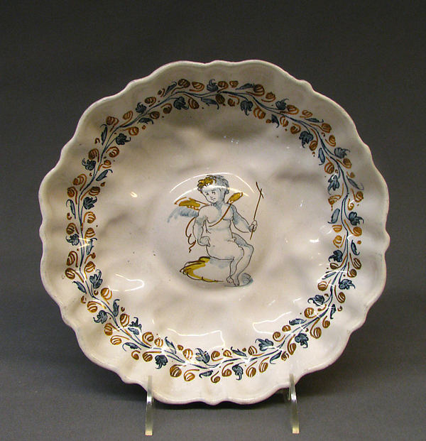 Footed dish