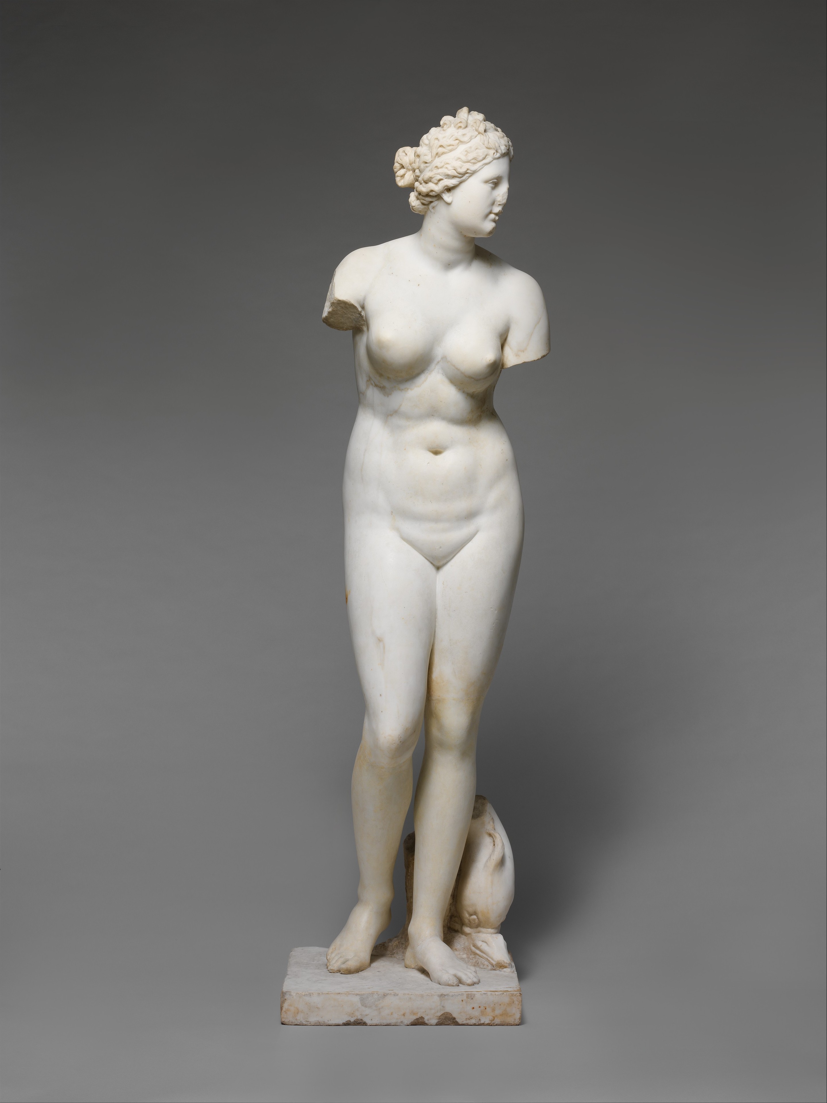 ancient greek statues of aphrodite