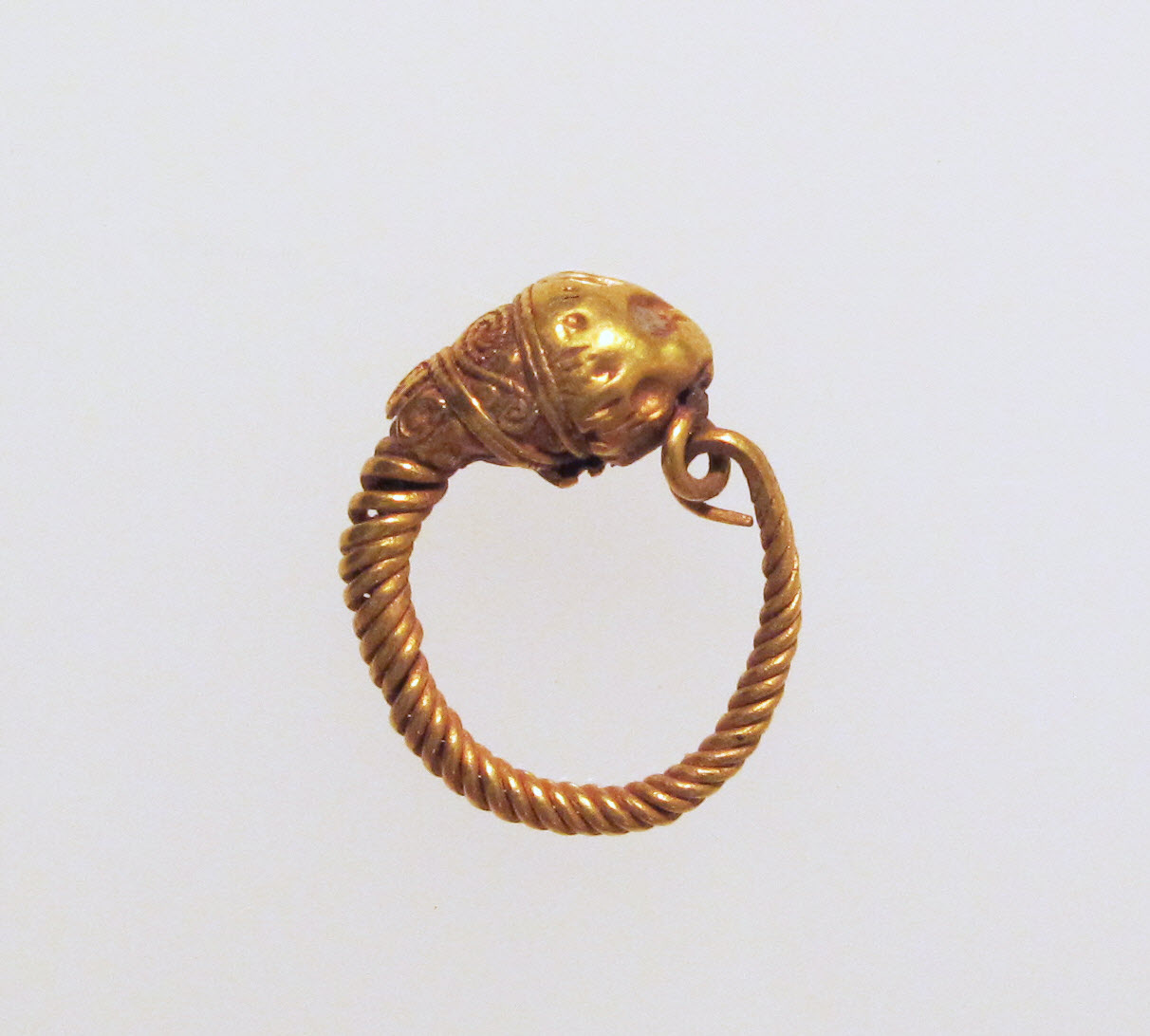 Gold earring with head of a lion | Greek | Classical or Hellenistic ...