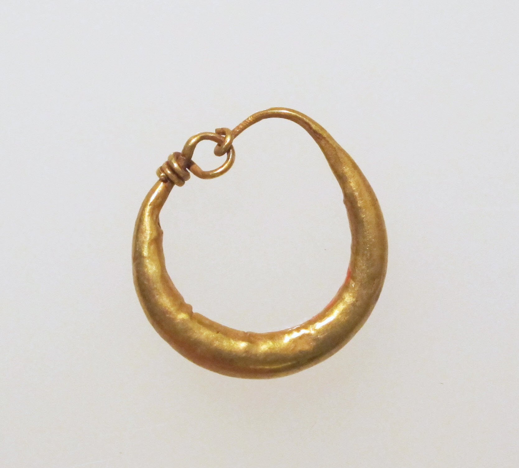 Earring-loop type, plain | The Metropolitan Museum of Art