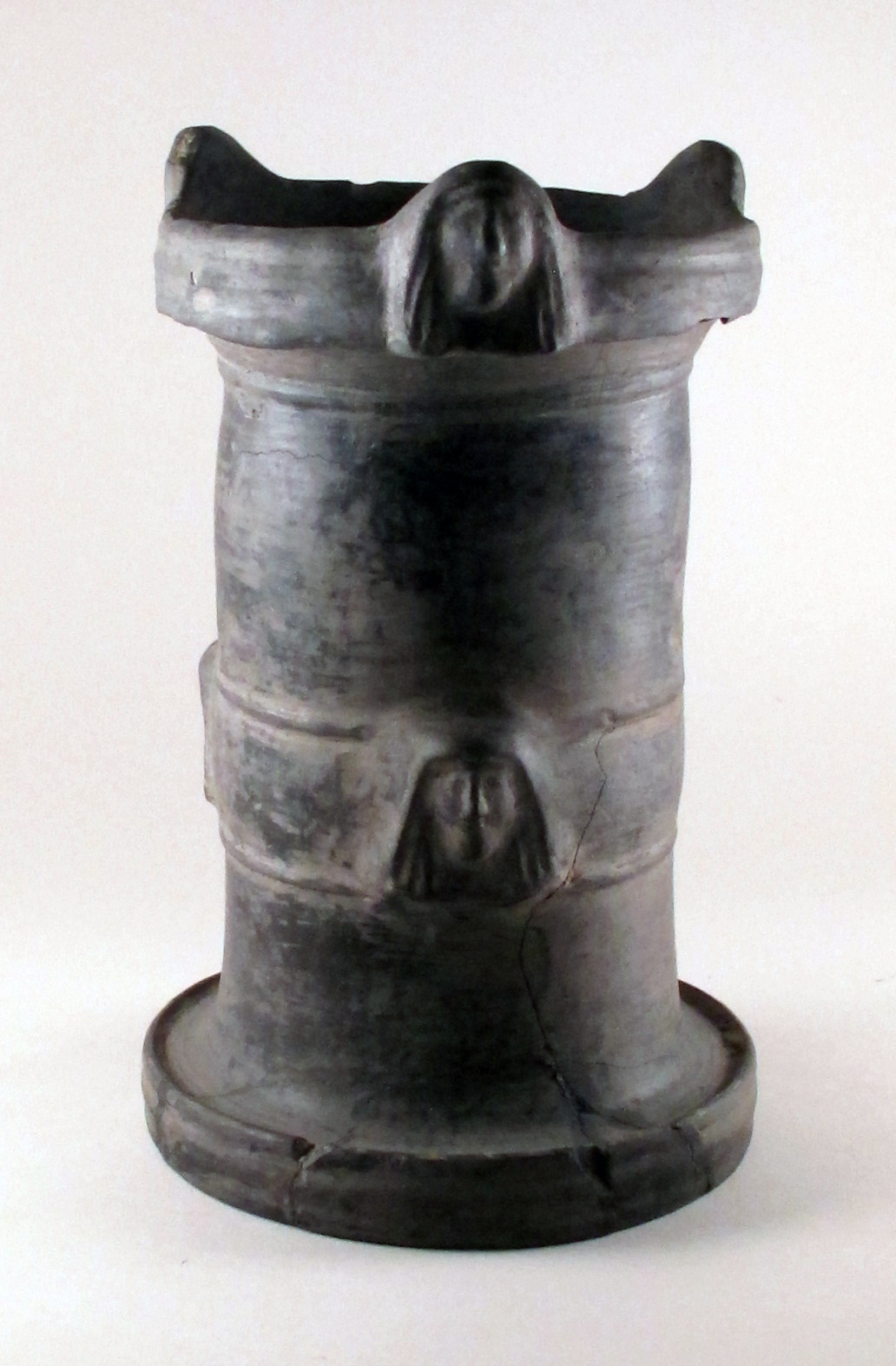 stand-etruscan-archaic-the-metropolitan-museum-of-art