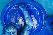 Original: Painted audience scene on the interior of the lifted shield of a Persian warrior in fluorescent UV-light. Image Vinzenz Brinkmann Reconstruction of one side of the so-called Alexander Sarcophagus, with a battle between Greeks and Persians Variant A, Vinzenz Brinkmann, Synthetic material, natural pigments in egg tempera