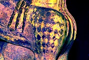 Original: Scale-shaped feathers on the chest in false colors. Image Vinzenz Brinkmann Reconstruction of a marble finial in the form of a sphinx, Vinzenz Brinkmann, Cast from polymethyl metacrylate, natural pigments in egg tempera, gold foil, and copper