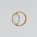 Gold ring with chalcedony scaraboid, Gold, chalcedony, Cypriot