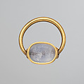Gold ring with chalcedony scaraboid, Gold, chalcedony, Cypriot
