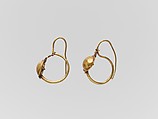 Gold earring with convex disc, Gold, Roman