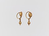 Pair of gold earrings with disc and pendant, Gold, Roman