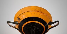 Terracotta kylix: lip-cup (drinking cup), Attributed to the Tleson Painter, Terracotta, Greek, Attic