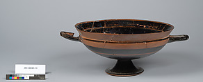 Terracotta kylix (drinking cup), Terracotta, East Greek