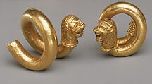 Gold and copper alloy spiral with lion-head terminal, Gold, copper alloy, Cypriot