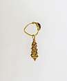 Gold earring with pendant and garnet setting, Gold, garnet, Roman