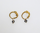 Earring with Eros and paste beads, Gold, glass paste