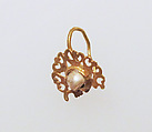 Gold earring with pelta disc and pearl setting, Gold, pearl, Roman