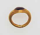 Ring with garnet, Gold, garnet
