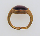 Ring with garnet, Gold, garnet
