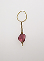Earring with garnet, Gold, garnet, Roman