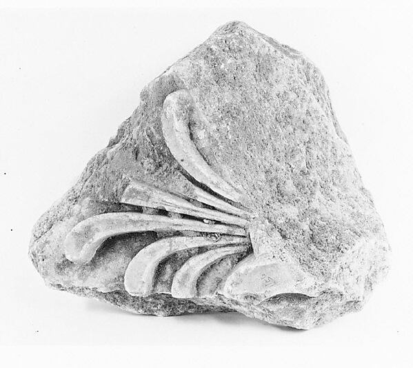 Marble architectural fragment with palmette from the Temple of Artemis at Sardis by an unrecorded maker, The Metropolitan Museum of Art