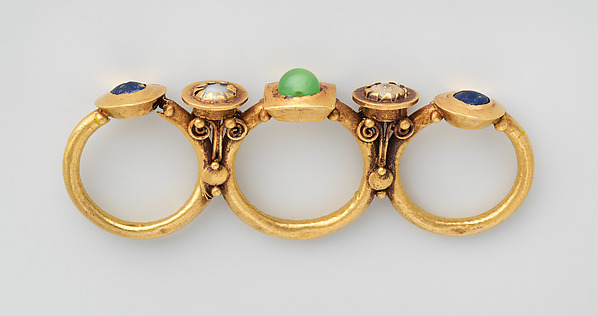 Gold triple-finger ring by an unrecorded maker, The Metropolitan Museum of Art