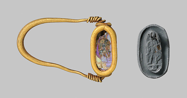 Gold ring with sphinx or lion-shaped scaraboid by an unrecorded maker, The Metropolitan Museum of Art