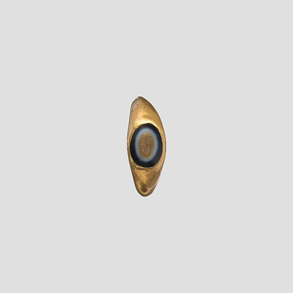 Gold and banded agate ring by an unrecorded maker, The Metropolitan Museum of Art