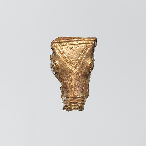 Gold bull's head applique by an unrecorded maker, The Metropolitan Museum of Art