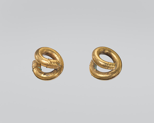 Gold and copper alloy spiral