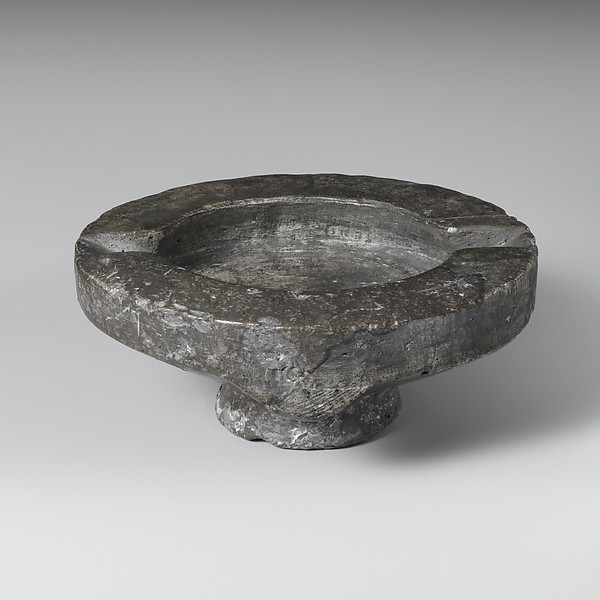 Steatite oil lamp by an unrecorded maker, The Metropolitan Museum of Art