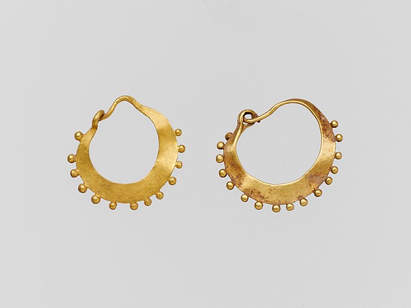 Earring, crescent-shaped, decorated